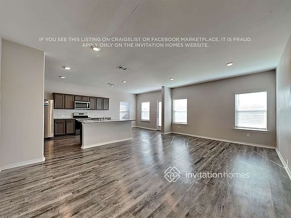 4th image of 800 Alton Dr
