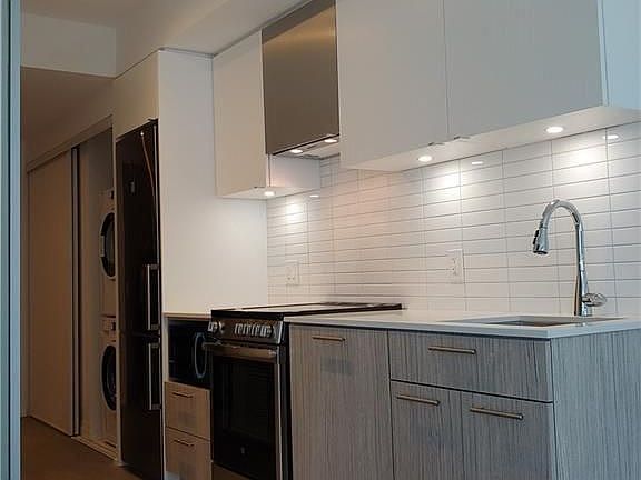 3rd image of 251 Jarvis St #1818