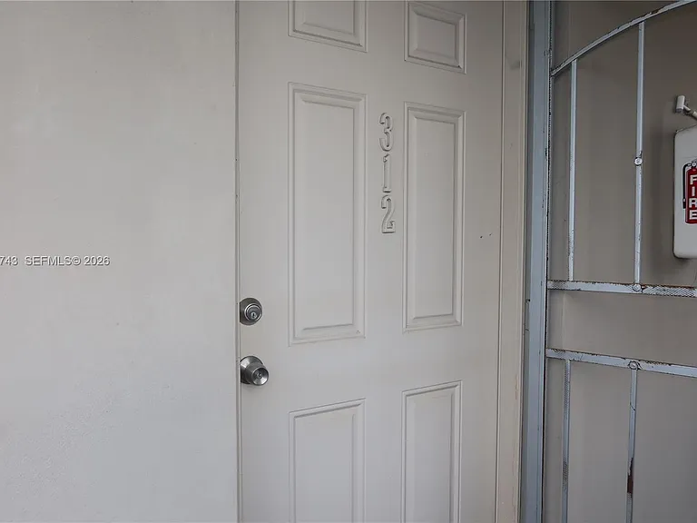 1850 NE 169th St #312 — Photo 27