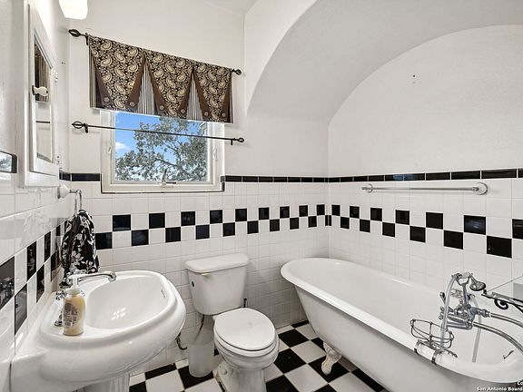 2nd image of 1303 1ST ST