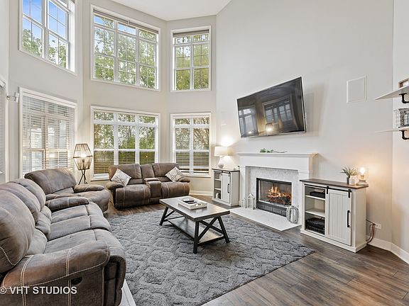 5th image of 4373 Rolling Hills Dr