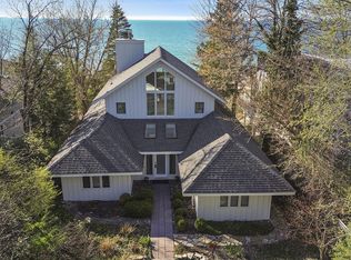 670 Longwood Dr S, Sawyer, MI 49125