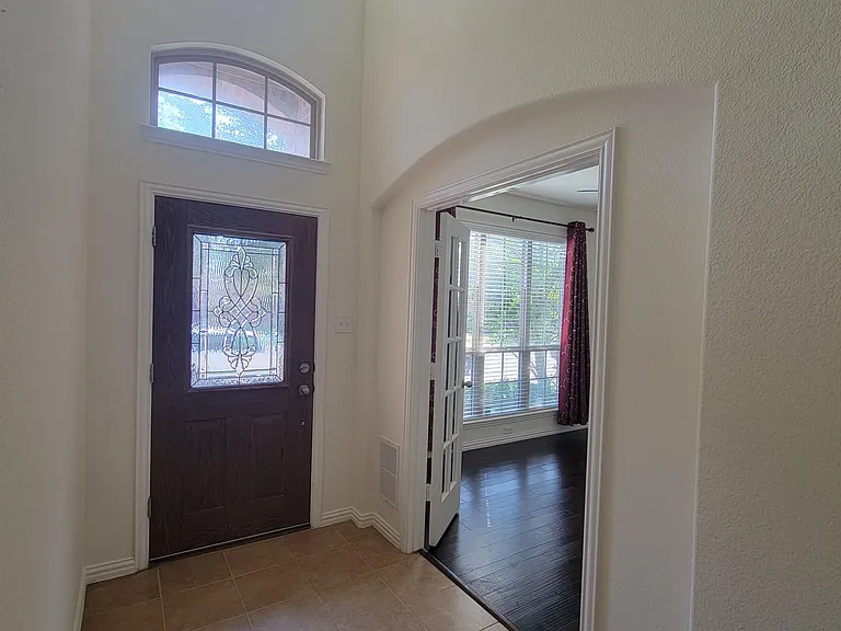 308 Enid Dr — Photo 3