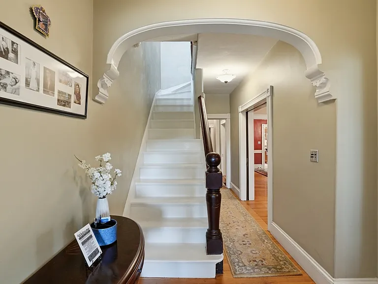 28 Alumni Ave — Photo 42