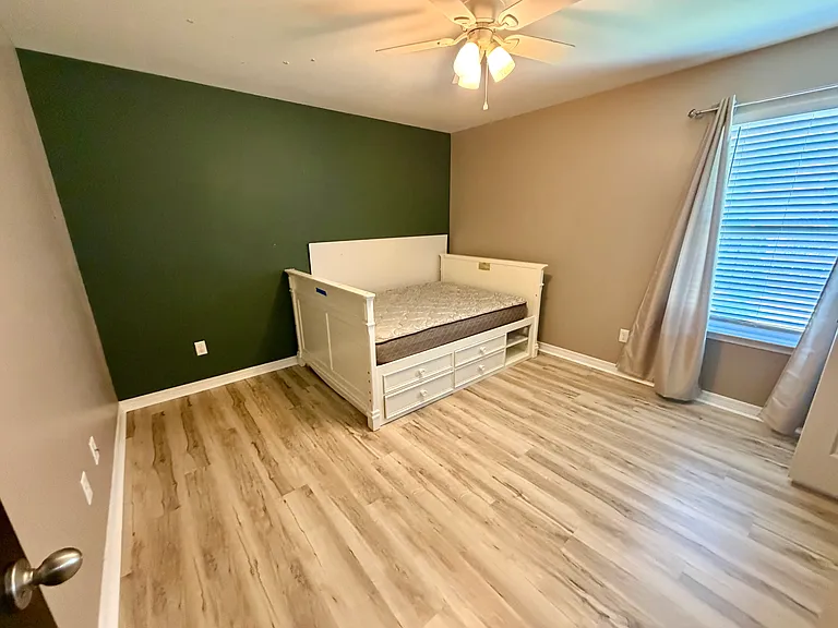 500 Baywood Ct — Photo 18
