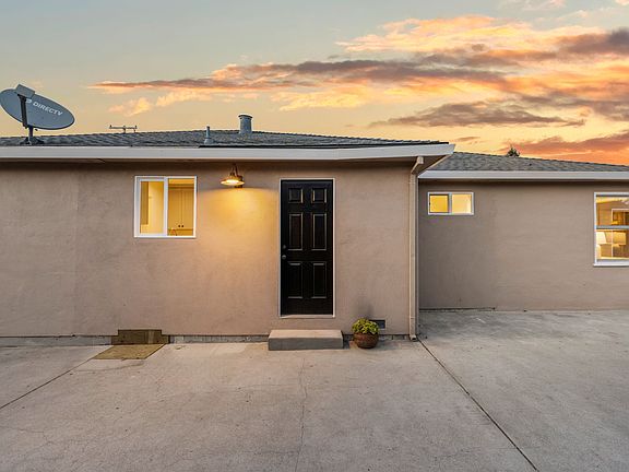 Renovated 2-Bedrrom, 1-Bath Rear Unit of Duplex