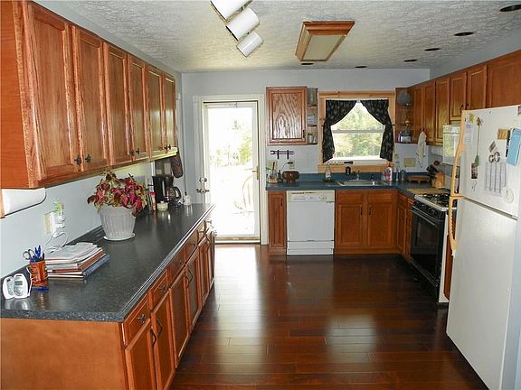 5th image of 1576 W County Road 1050 S