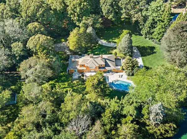 11 Sunset Beach Rd, Sag Harbor, NY 11963
