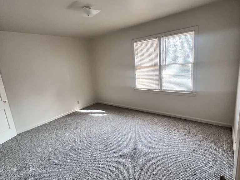 1710 N Union Ave — Photo 8