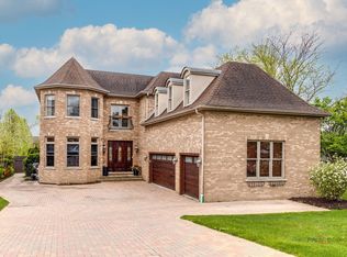 3825 Countryside Ln, Glenview, IL 60025