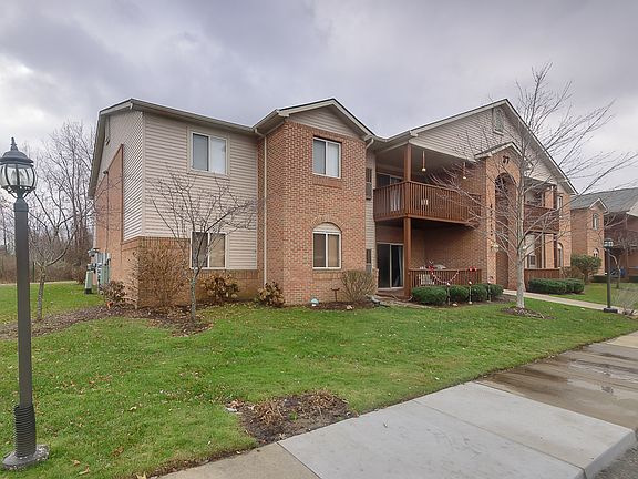 2nd image of 45713 Prairiegrass Ct