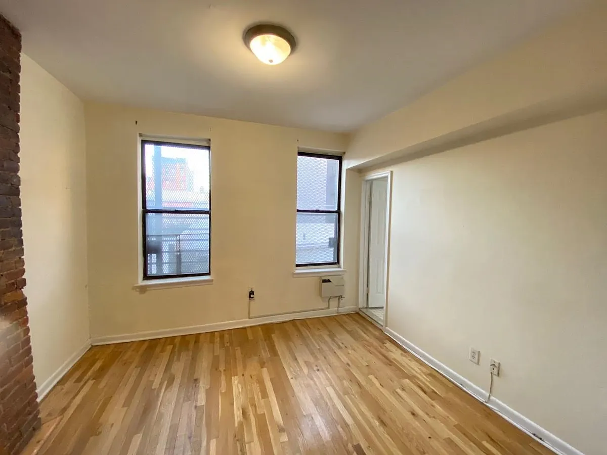 Building Photo - 276 1st St #1