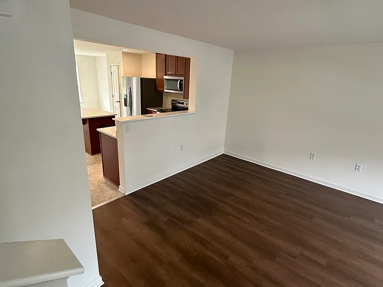 115 Cecily Way — Photo 4