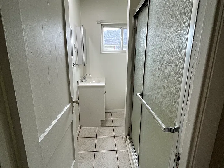 718 Virginia Ave #2 — Photo 12