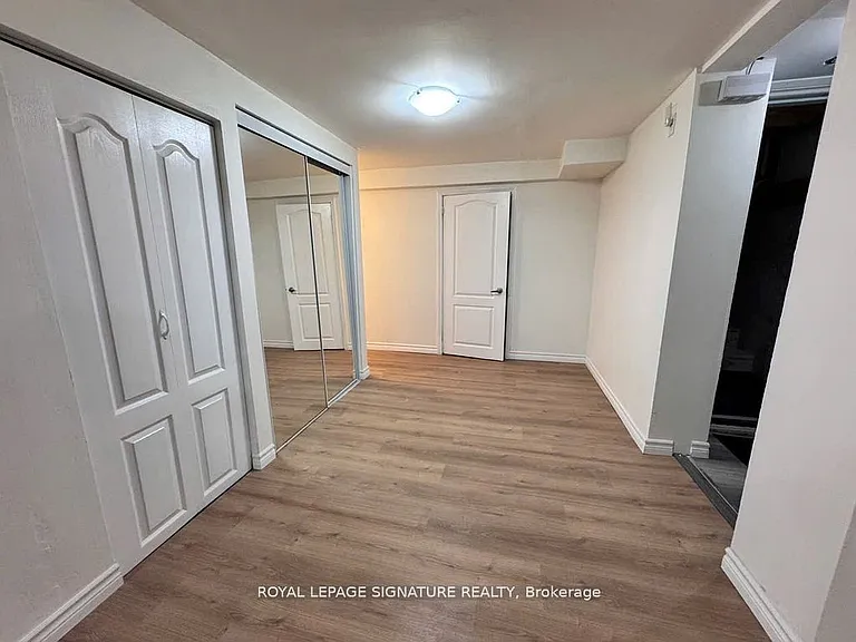 285 Mississaga St #BASEMENT — Photo 11