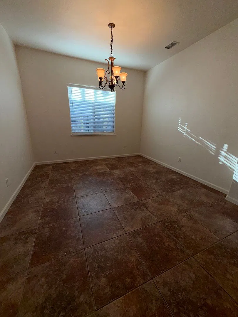 Beautiful Home In Gated Community In Roseville!! — Photo 4