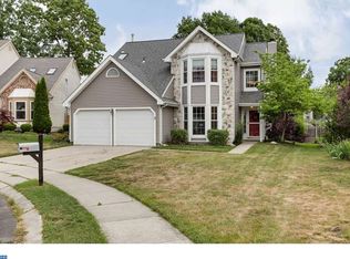 8 Hartzel Ct, Mount Laurel, NJ 08054