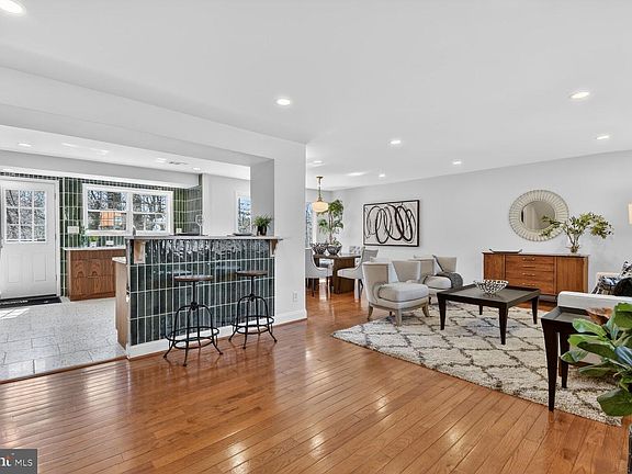 5th image of 10605 Meadowhill Rd