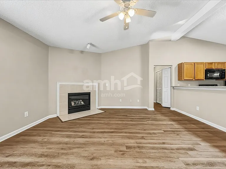 8612 Tristan Dr — Photo 6