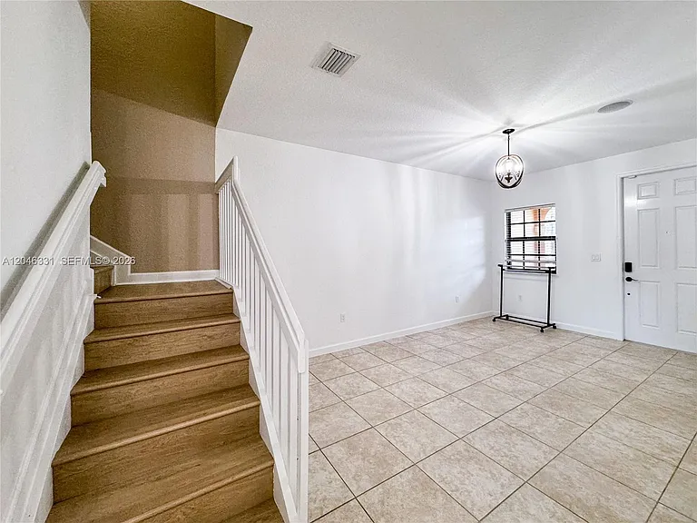 3740 NE 3rd Ct — Photo 15