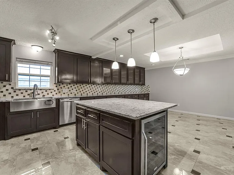 5147 Beechnut St — Photo 8