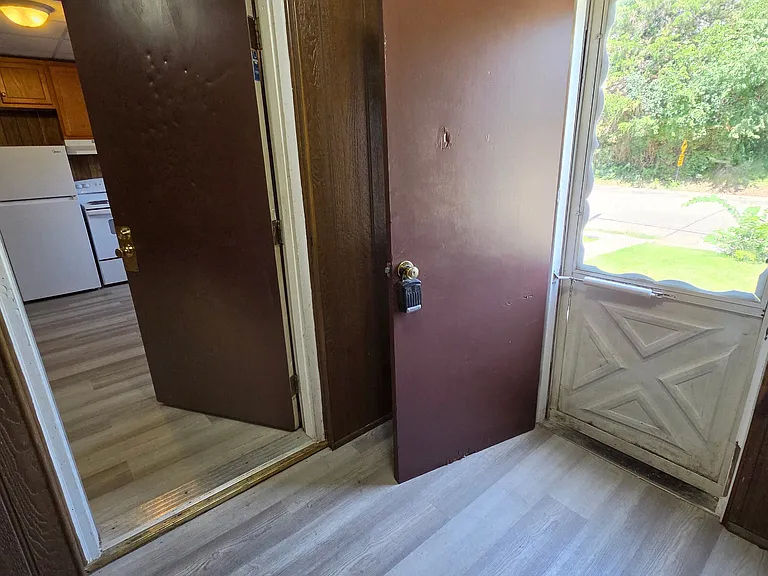 1020 E Main St #A — Photo 3