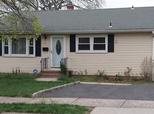 61 Rose St, Edison, NJ 08817