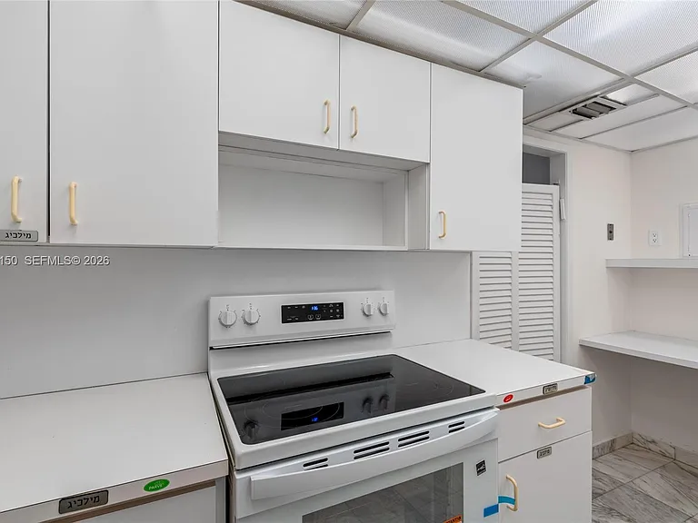 5005 Collins Ave #509 — Photo 17