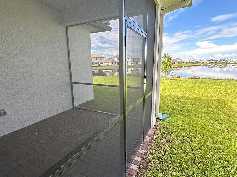 5226 Karlia Dr — Photo 6