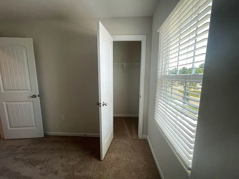 521 Hawley St — Photo 20