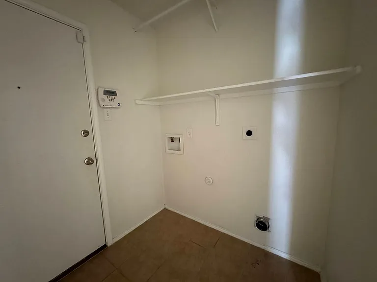 6206 Taree Loop — Photo 12
