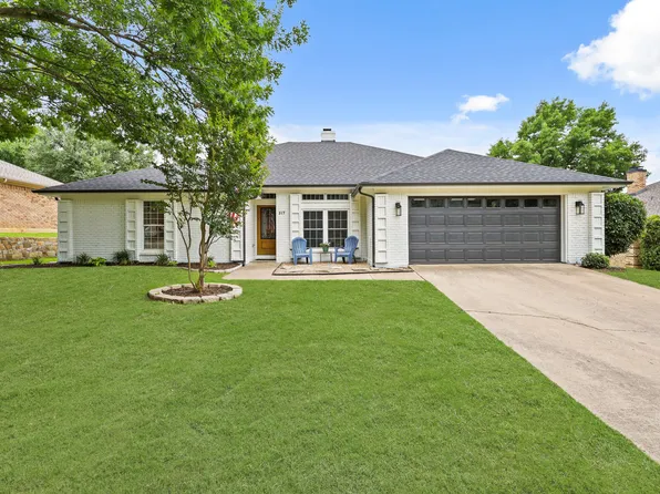 317 Marseille Dr, Hurst, TX 76054