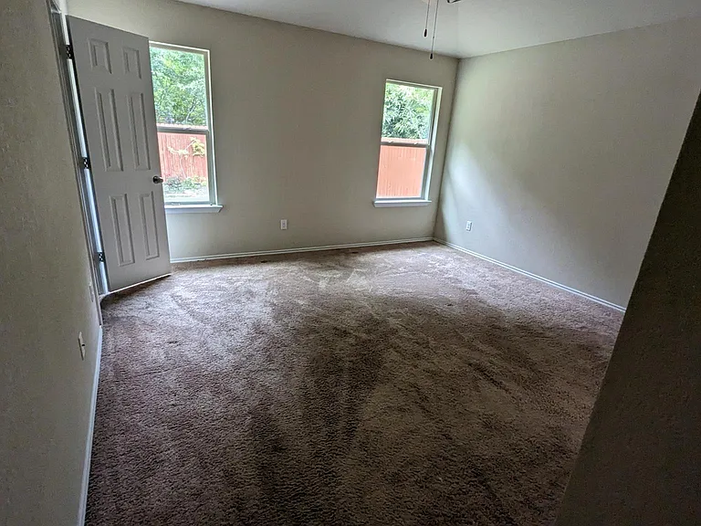 6627 Ambrose Cir — Photo 38