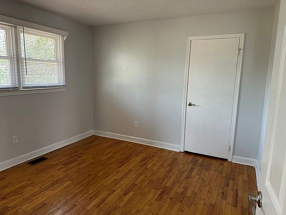 5th image of 34 Montis Dr #A