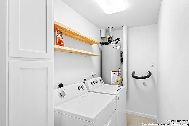 1102 Burleson St — Photo 10