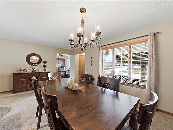 5th image of 1045 Bradford Dr