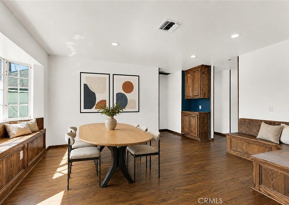 22319 Park St, Santa Clarita, CA 91321 | MLS #SR26176627 | Zillow