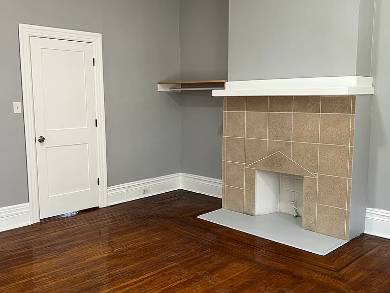 219 Stratford Ave #1 — Photo 9