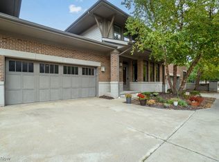 1384 Slate Ct, Cleveland Heights, OH 44118