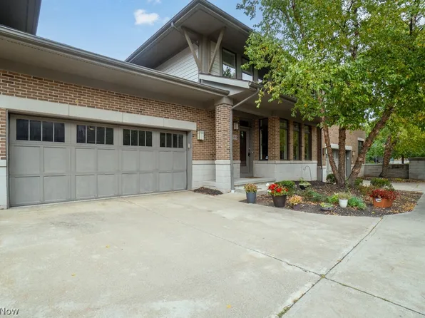 1384 Slate Ct, Cleveland Heights, OH 44118