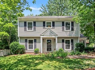 320 Sunnywood Ln, Charlotte, NC 28270