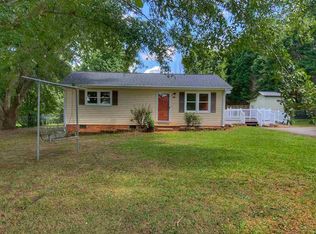 304 Gardenview Dr, Inman, SC 29349