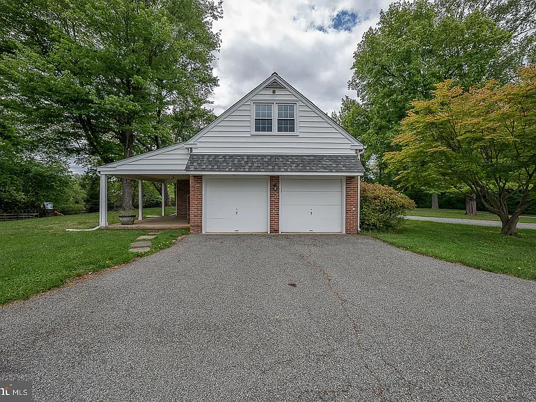 538 Conestoga Rd — Photo 36