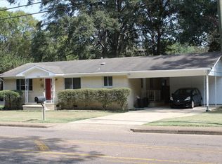704 N Montgomery St, Starkville, MS 39759