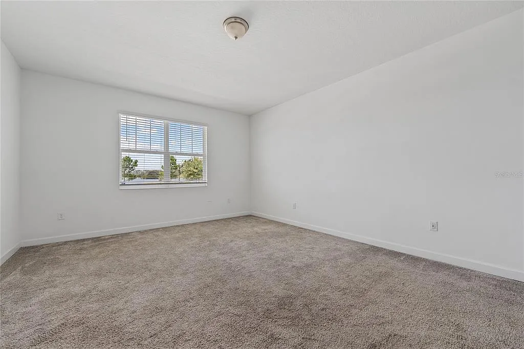 4 bed, 3.5 bath, 2469 sqft, $2,800 — Photo 4