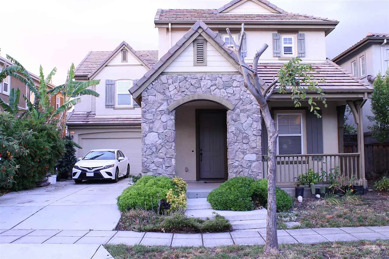 463 W Bonaventure Ave photo 1