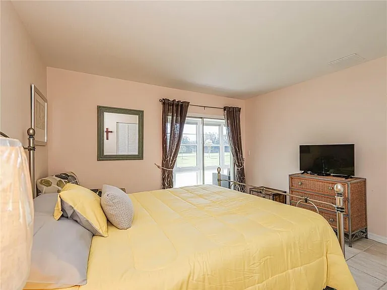 55 Woodland Dr #206 — Photo 12