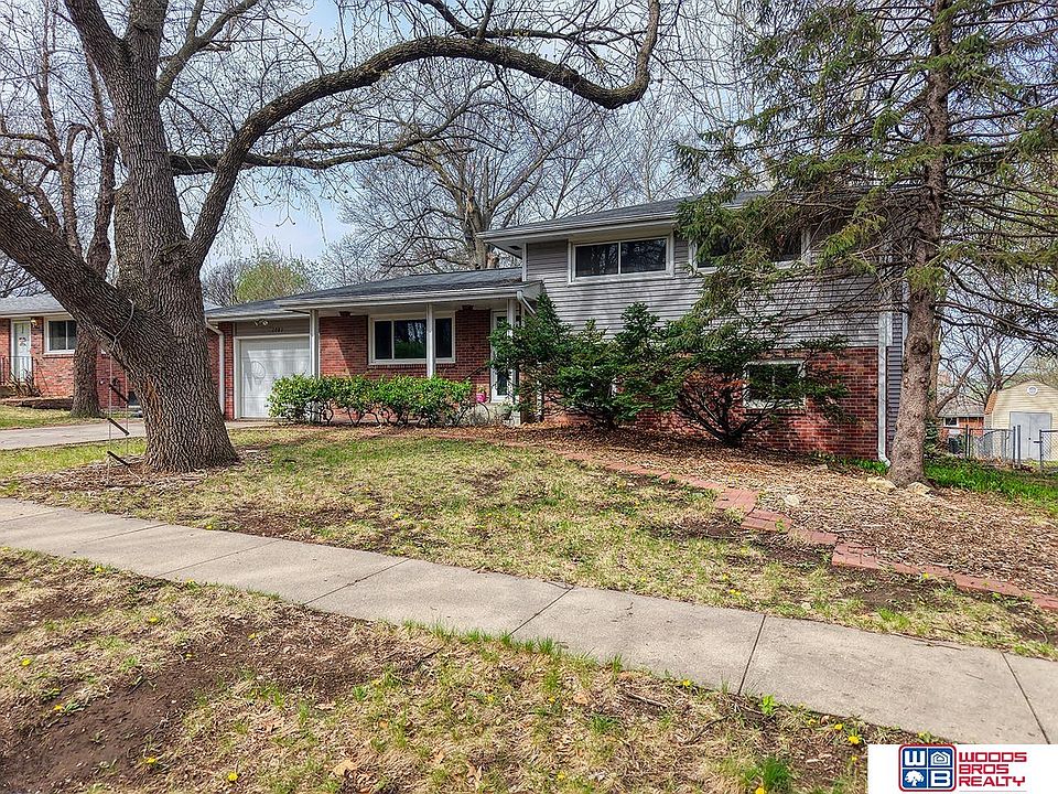 1st image of 1001 Rosewood Dr