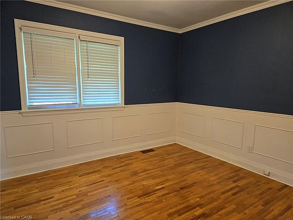 3rd image of 48 Mountain Ave N