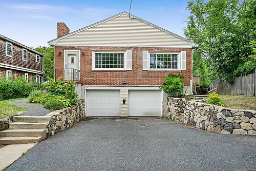 27 Hermon St Photo 1